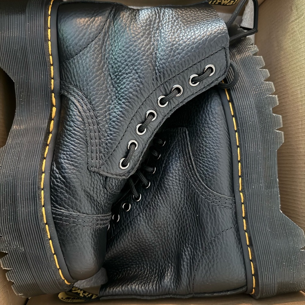 Dr. Martens Sinclair Boots - Size 7
